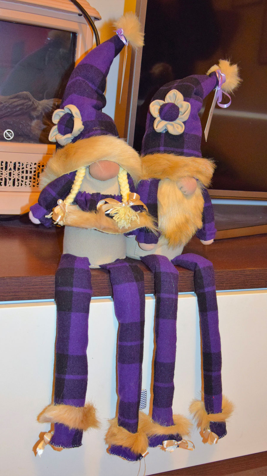 mercatino gnomi_gambelunghe_viola